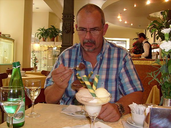Phil Butler eating gelato at Passerini.