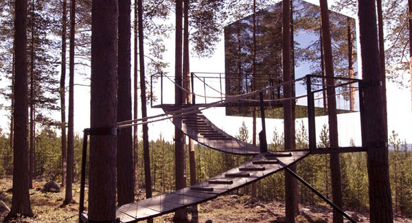 mirror cube tree house by Treehotel