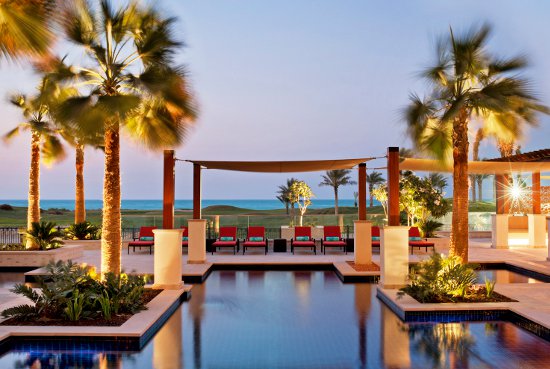 St Regis pool St. Regis hotel abu dhabi