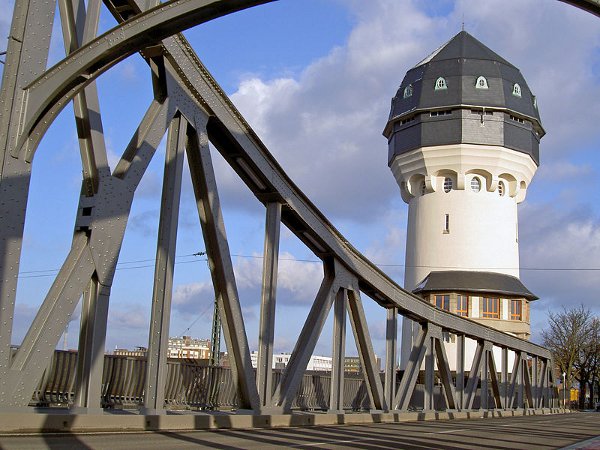 The 'Wasserturm' (a former railway water tower), contains an art gallery and restaurant.