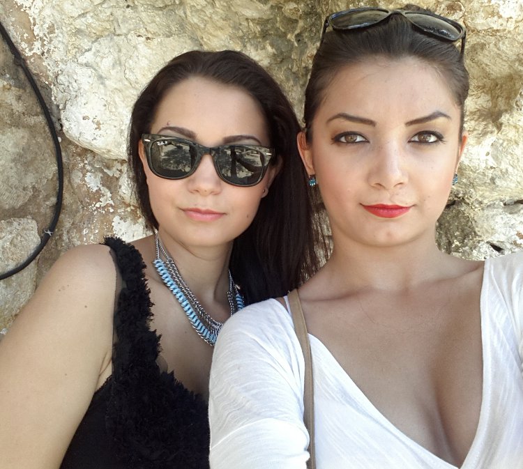 Diana and Ruxandra in Crete 