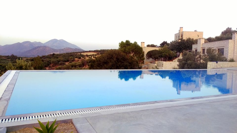Dalabelos is not without its creature comforts