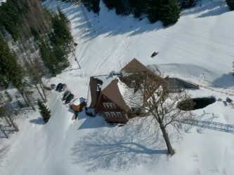 Deep snow at Špindlerův Mlýn