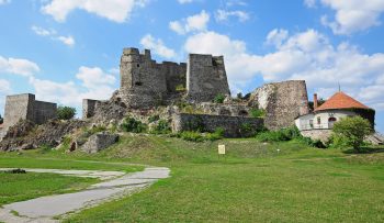 visit Levice Castle