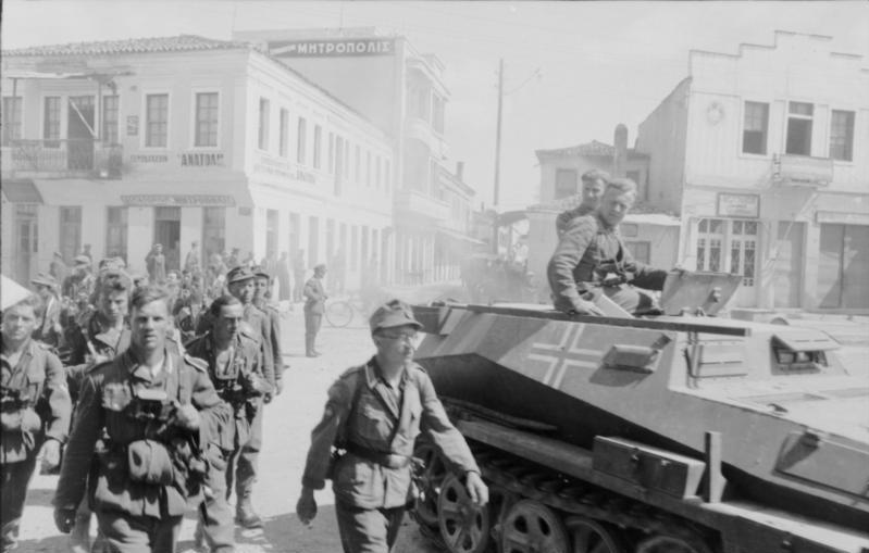 German troops take Athens