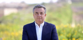 Governor of Crete Stavros Arnaoutak