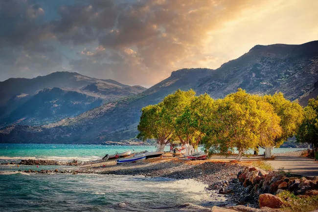 Crete shores