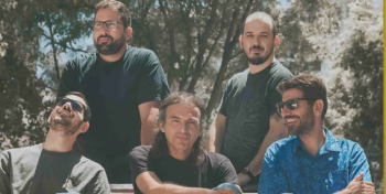 Dimitris Chourdakis and the renowned Alma music band