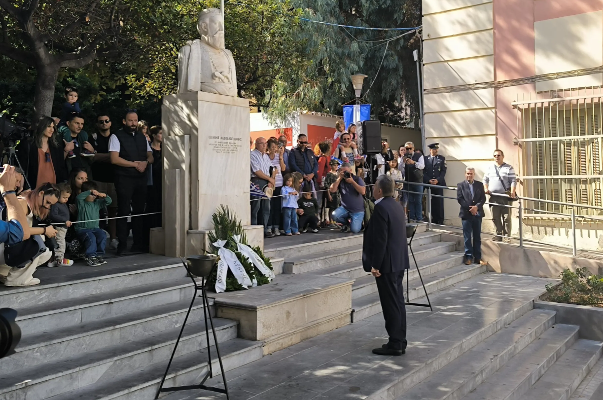 Statue of Ioannis Daskalogiannis