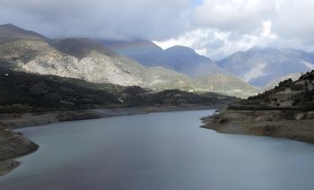 Lake Lefkogeia water theft