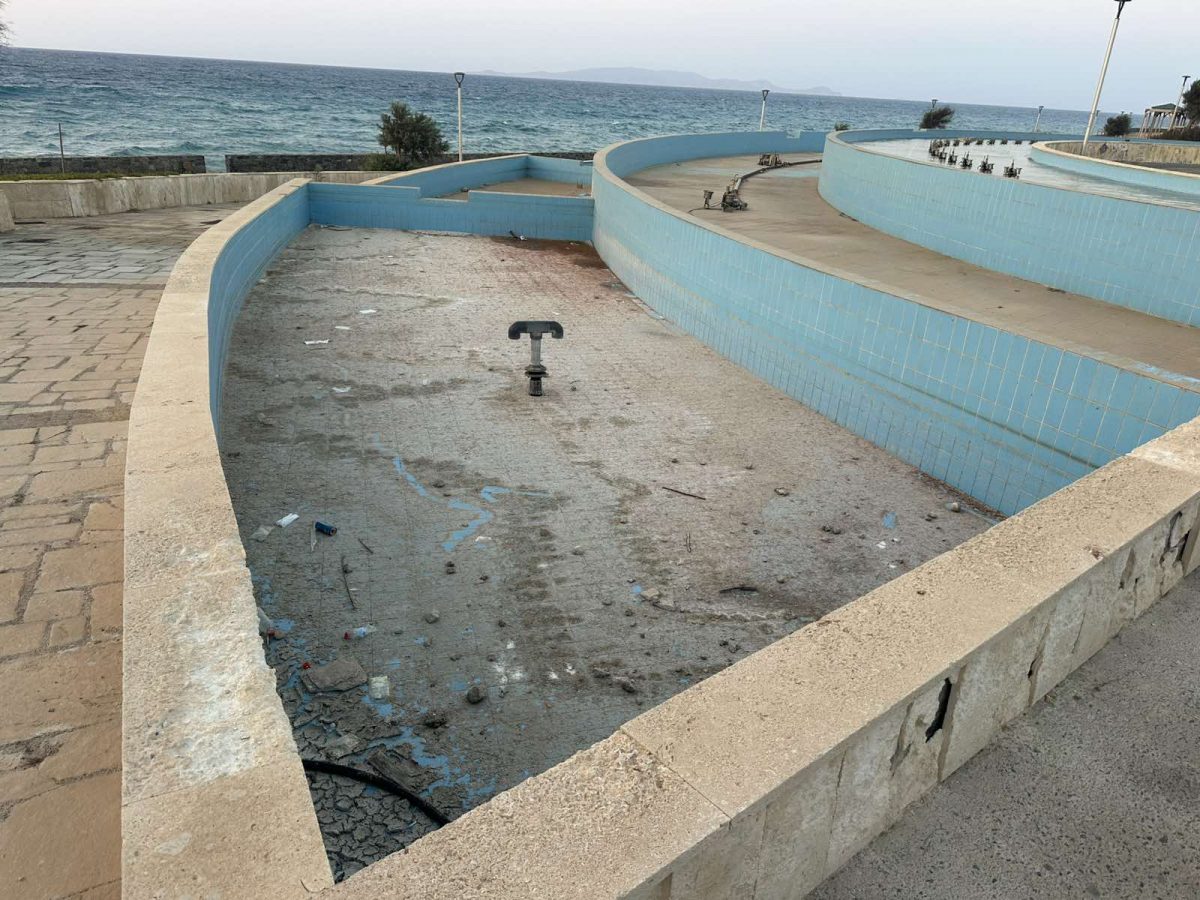 Karavolas Beachfront dry fountain