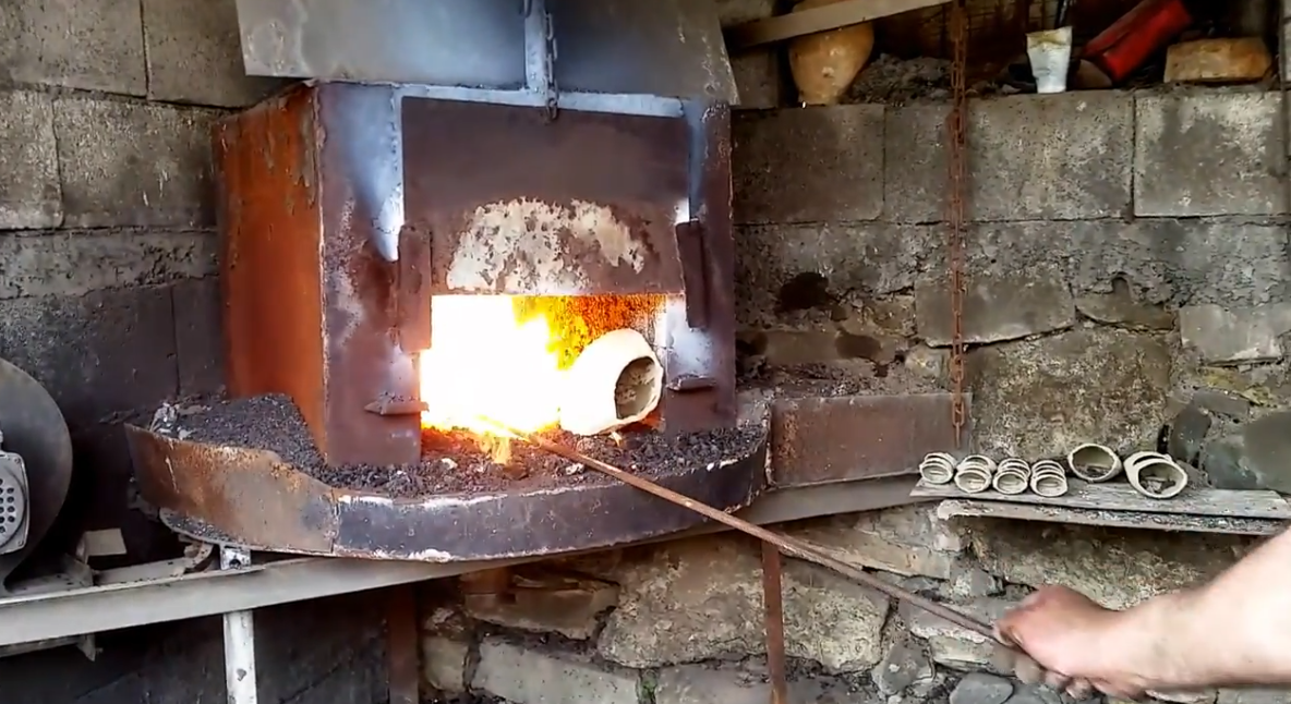 Minas Milliarakis workshop: the art of forging koudouni.