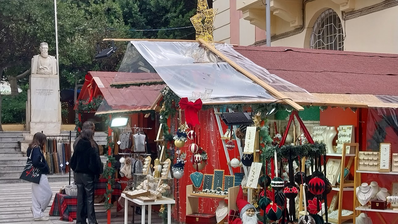 More stalls along Dikeosinis Street.