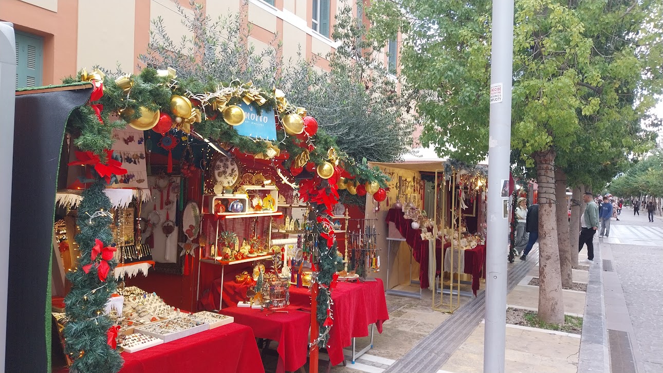 Christmas stalls on Dikeosinis Street.