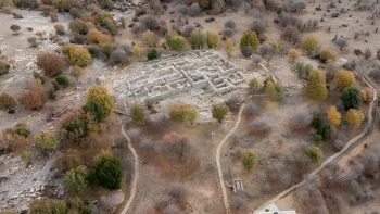 Minoan Archanes wall