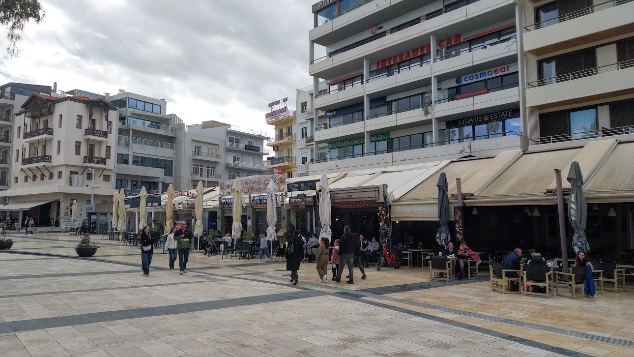 Cafés open on Plateia Eleftherias, Christmas Day.
