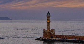 chania old harbor lighthouse