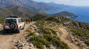 Firefighters Rescue Two Tourists